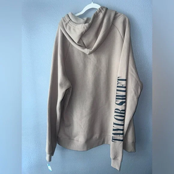 TAYLOR SWIFT ERAS TOUR WOMEN'S BEIGE LONG SLEEVE HOODED SWEATSHIRT SIZE L - Picture 3 of 6